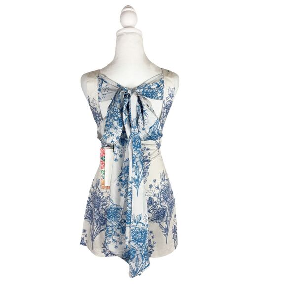 Isla & White Amy Floral Mini Dress New With Tags Small - Picture 7 of 12